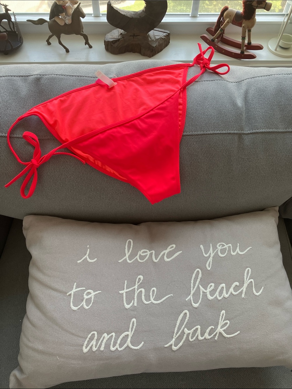 VS string bikini bottoms fuschia pink size M
